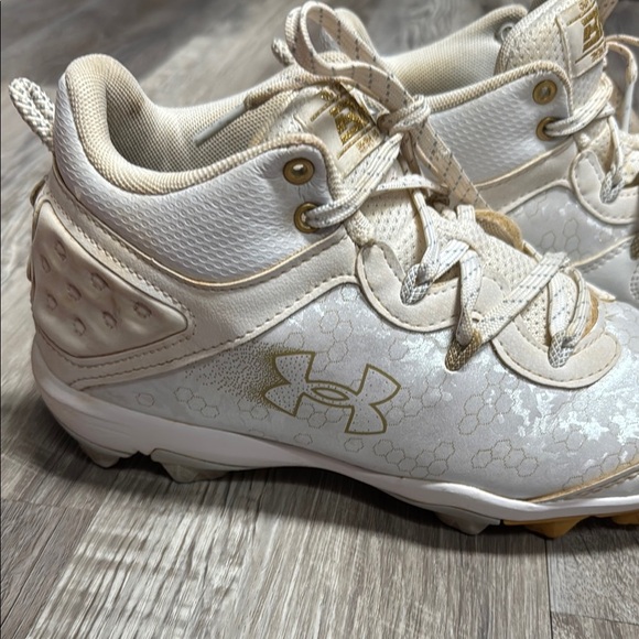Under Armour Bryce Harper Boys UA White and Gold Cleats Size 5.5 - Picture 4 of 8